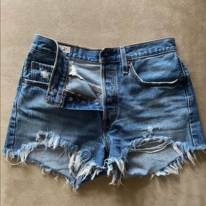 Levi’s 501 denim shorts in size 27